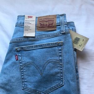 Levi Skinny Wedgie Jean